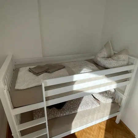 In 2 Rebuli For 4 People * Leitendorf