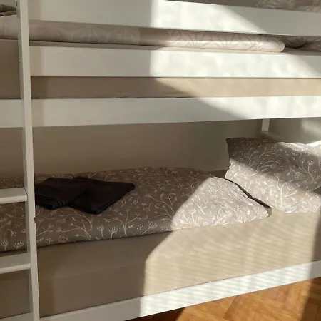 In 2 Rebuli For 4 People Apartament *