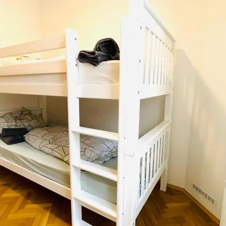 Apartament In 2 Rebuli For 4 People Leitendorf