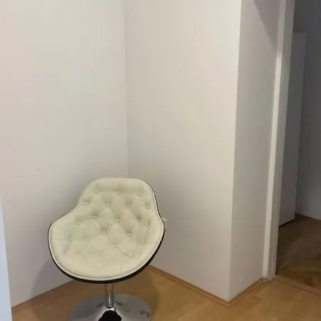 In 2 Rebuli For 4 People