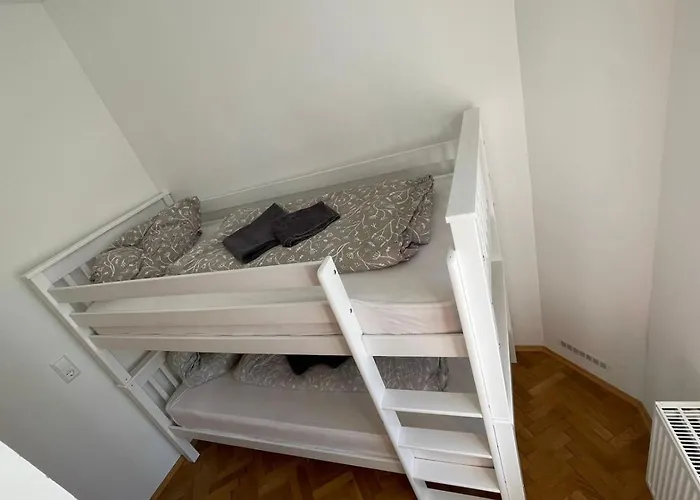 In 2 Rebuli For 4 People Apartament *