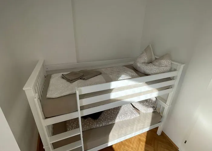 In 2 Rebuli For 4 People * Leitendorf