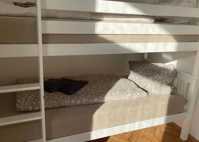 In 2 Rebuli For 4 People Apartament *