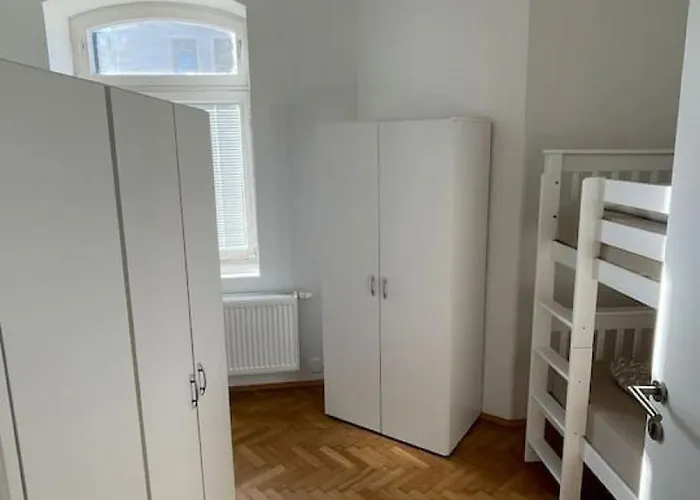 In 2 Rebuli For 4 People Leitendorf